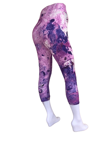 Capri leggings . Happness in Lavender. Plus size